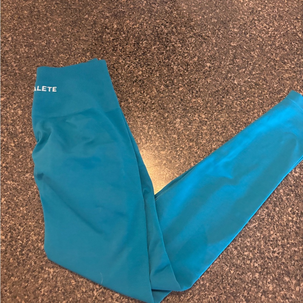 Alphalete Amplify leggings